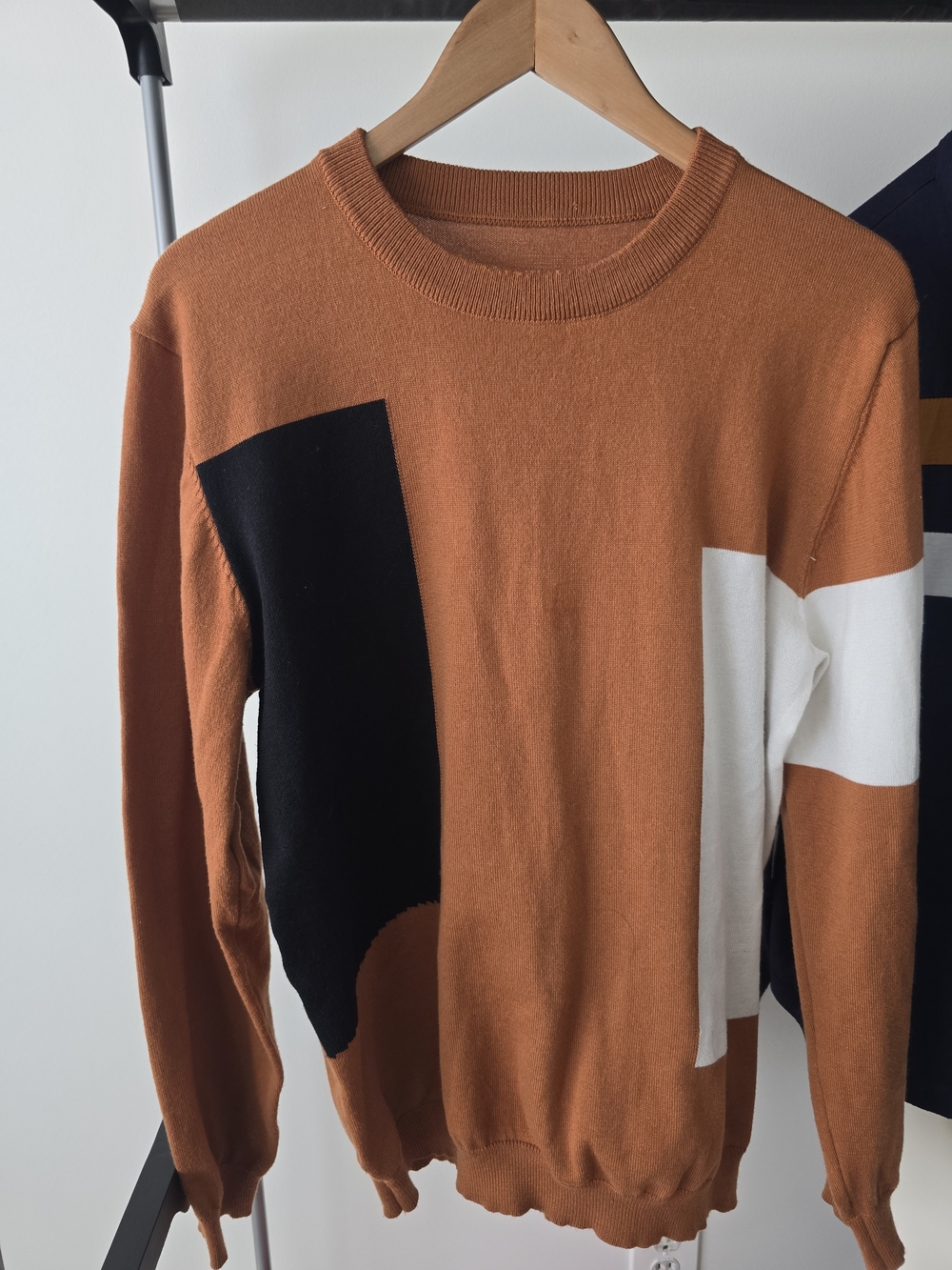 Men's Colorblock Crewneck Sweater in Rust, Black & White